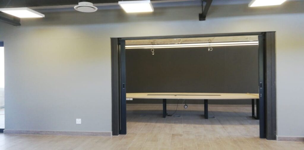 Interior partition and adjoining workspace