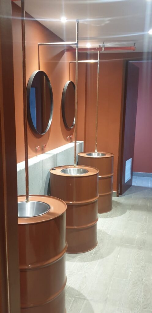 Washroom basins, mirrors and finishes